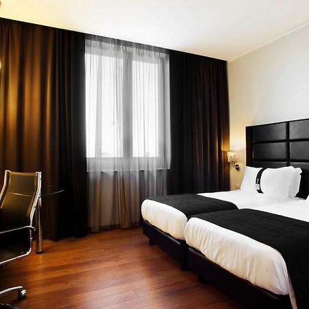 Holiday Inn Genoa City By Ihg Eksteriør bilde