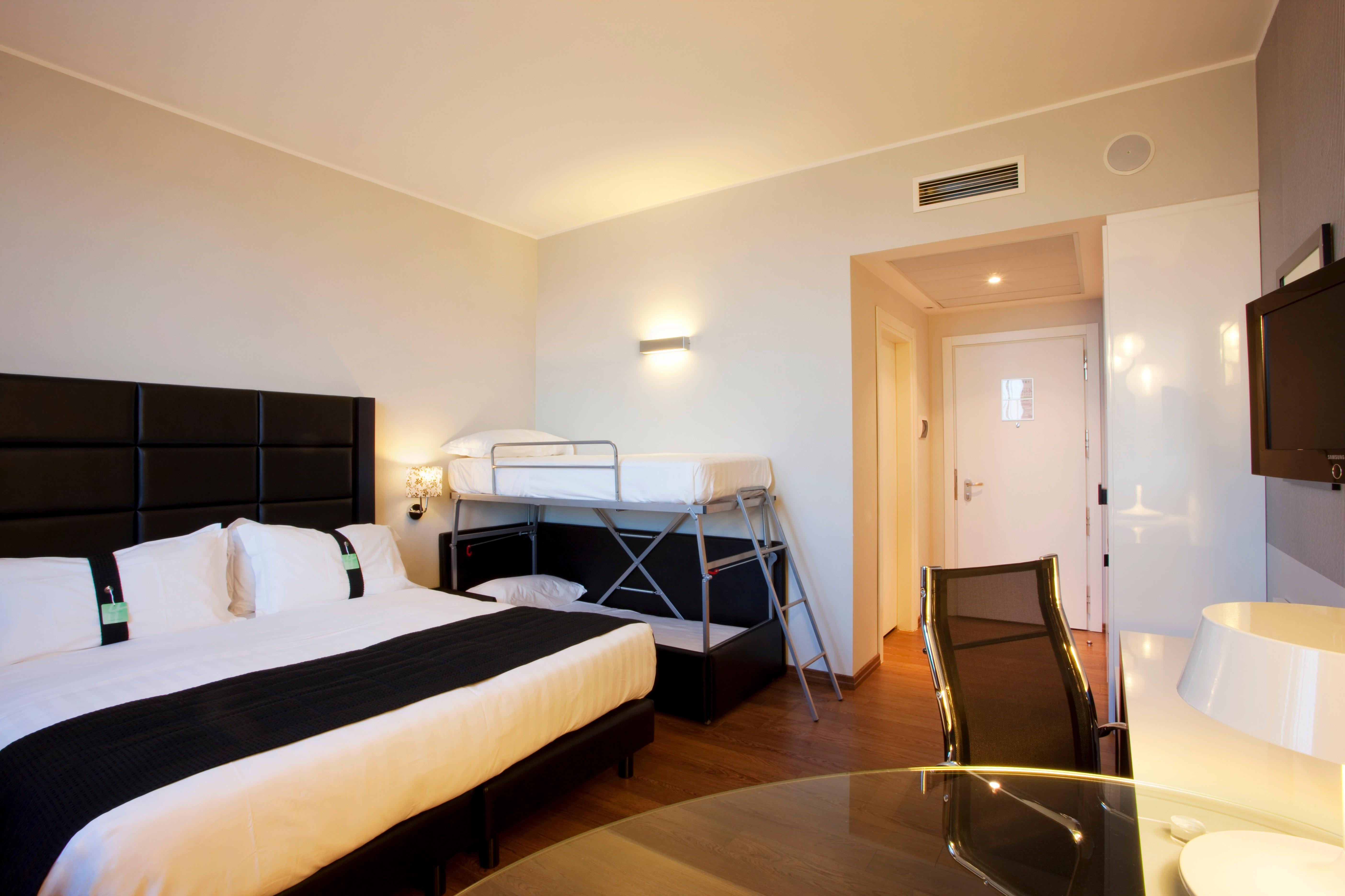Holiday Inn Genoa City By Ihg Eksteriør bilde