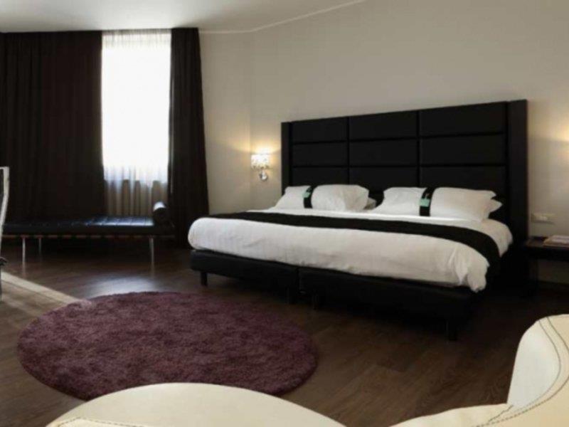 Holiday Inn Genoa City By Ihg Eksteriør bilde
