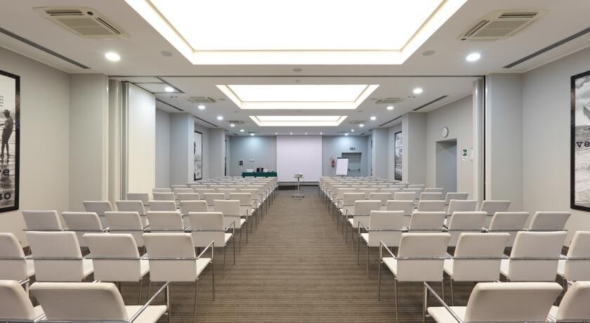 Holiday Inn Genoa City By Ihg Eksteriør bilde